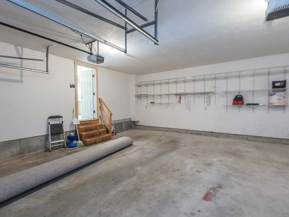 4 Locust Hill Ln, Whitman MA 02382