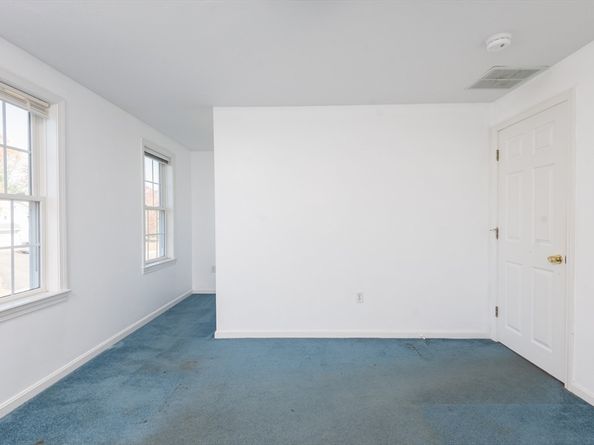 4 Locust Hill Ln, Whitman MA 02382