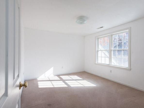 4 Locust Hill Ln, Whitman MA 02382