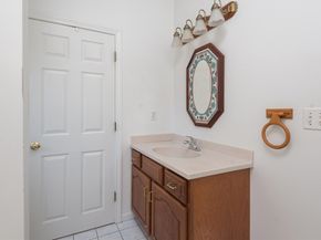 4 Locust Hill Ln, Whitman MA 02382