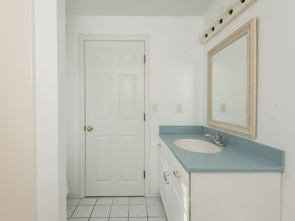 4 Locust Hill Ln, Whitman MA 02382