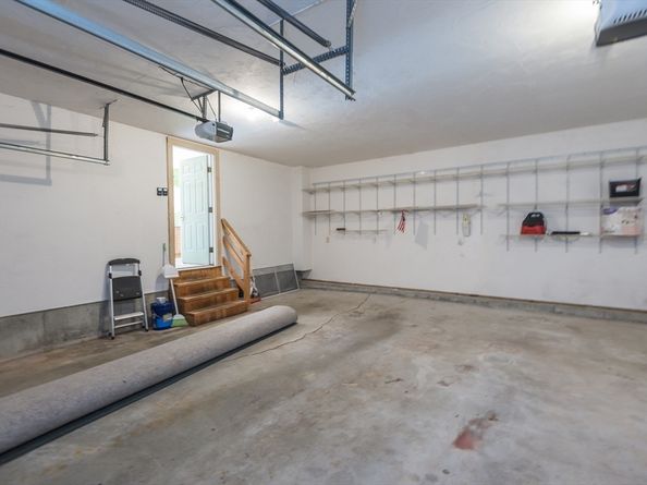 4 Locust Hill Ln, Whitman MA 02382