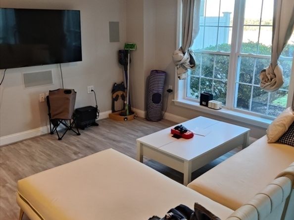 806 Ledgewood Way 806, Clinton MA 01510