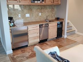 806 Ledgewood Way 806, Clinton MA 01510