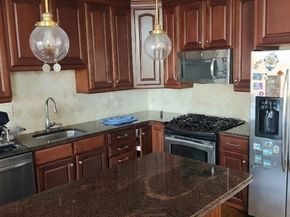 806 Ledgewood Way 806, Clinton MA 01510