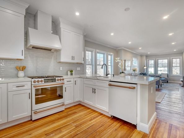 114-116 West Wyoming 2, Melrose MA 02176