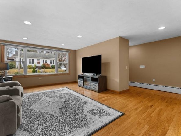 11 Benson Street, Worcester MA 01604