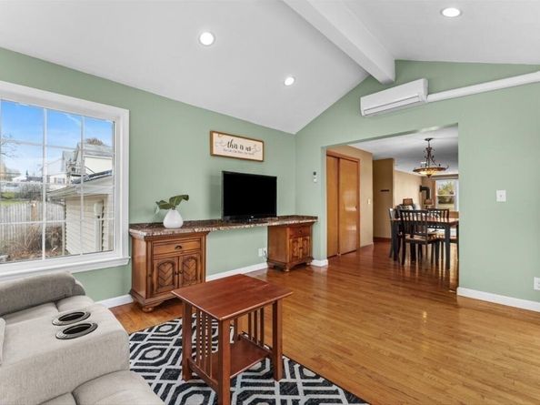 11 Benson Street, Worcester MA 01604