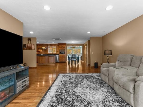 11 Benson Street, Worcester MA 01604