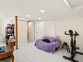 27 Hamilton Pl, Needham MA 02494