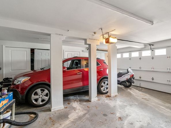 27 Hamilton Pl, Needham MA 02494