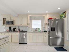 27 Hamilton Pl, Needham MA 02494