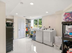 27 Hamilton Pl, Needham MA 02494