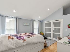 27 Hamilton Pl, Needham MA 02494