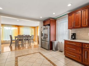 27 Hamilton Pl, Needham MA 02494