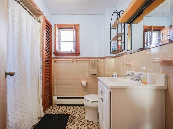 33 Blaine St, Malden MA 02148