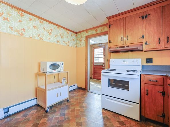 33 Blaine St, Malden MA 02148