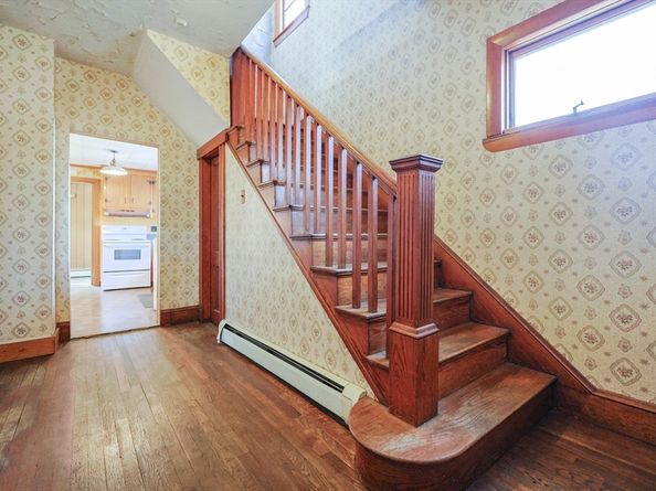 33 Blaine St, Malden MA 02148