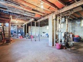 33 Blaine St, Malden MA 02148