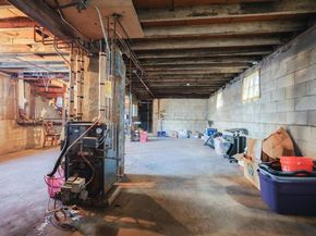 33 Blaine St, Malden MA 02148