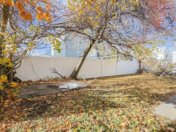 33 Blaine St, Malden MA 02148