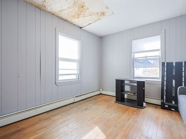 33 Blaine St, Malden MA 02148