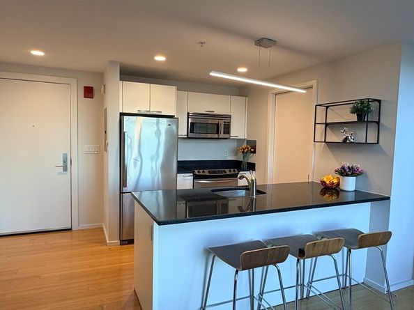 1 Earhart 725, Cambridge MA 02141