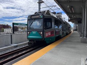 1 Earhart 725, Cambridge MA 02141