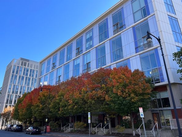 1 Earhart 725, Cambridge MA 02141