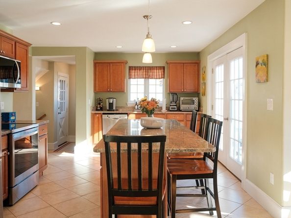 11 Whitney Rd, Medford MA 02155