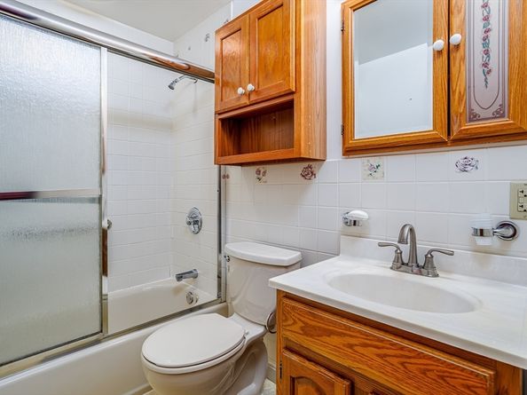 199 Barthel Ave, Gardner MA 01440