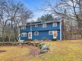 95 Bellflower Rd, Billerica MA 01821