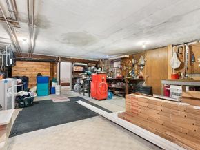 95 Bellflower Rd, Billerica MA 01821