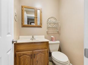 95 Bellflower Rd, Billerica MA 01821