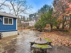 95 Bellflower Rd, Billerica MA 01821