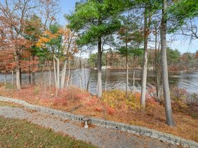 33 Kelly Way 33, Canton MA 02021