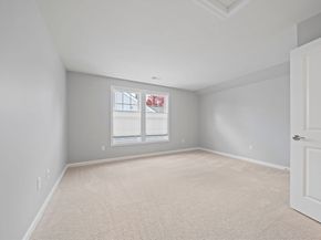 33 Kelly Way 33, Canton MA 02021