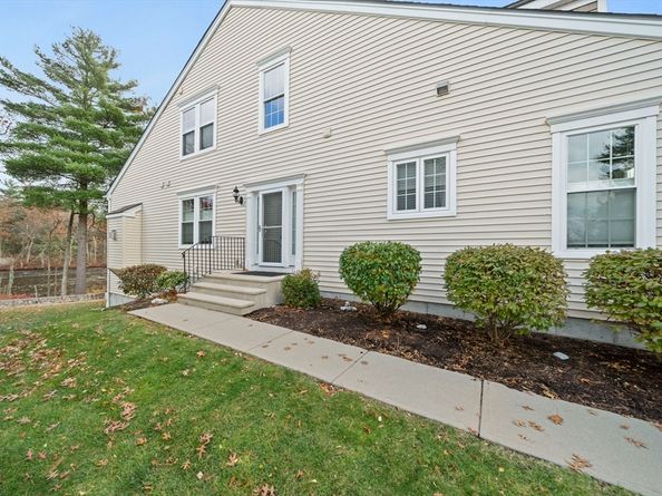 33 Kelly Way 33, Canton MA 02021