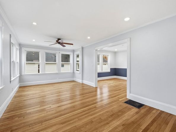 34 Lafayette St, Marblehead MA 01945