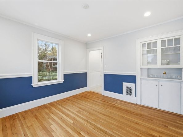 34 Lafayette St, Marblehead MA 01945