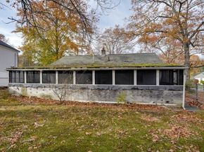 42 Lantern Ln, Burlington MA 01803