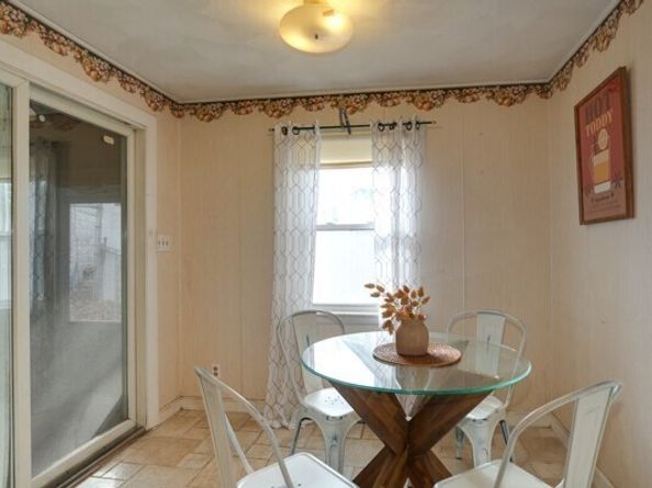 42 Lantern Ln, Burlington MA 01803