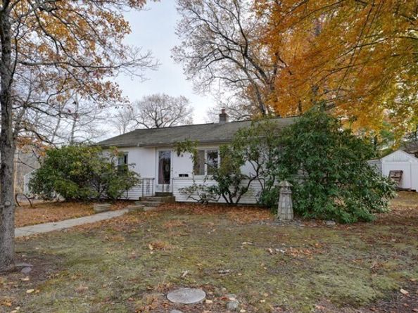 42 Lantern Ln, Burlington MA 01803