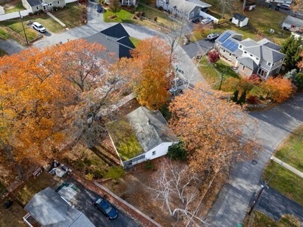 42 Lantern Ln, Burlington MA 01803