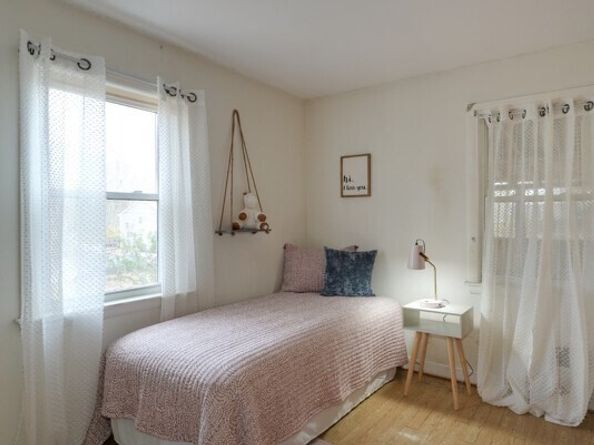 42 Lantern Ln, Burlington MA 01803