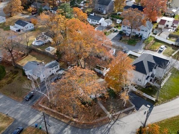 42 Lantern Ln, Burlington MA 01803