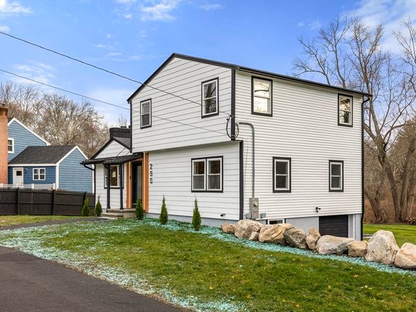 290 Park St, North Reading MA 01864