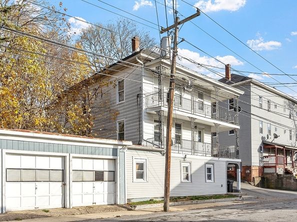 24 Greenwood St, Gardner MA 01440