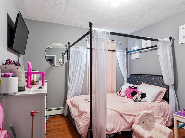 24 Greenwood St, Gardner MA 01440