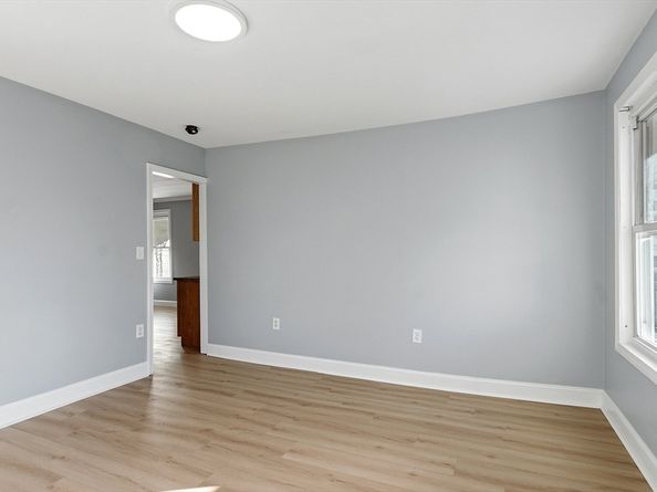 24 Greenwood St, Gardner MA 01440